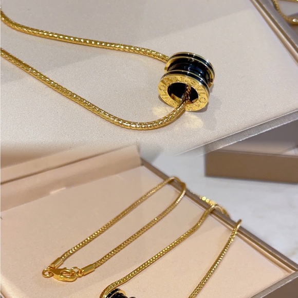 Bulgari Necklace - Picture 7 of 9